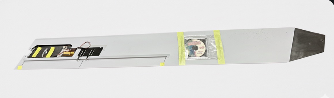 WING ASSEMBLY, AIRCRAFT - RIGHT, TRAYLESS